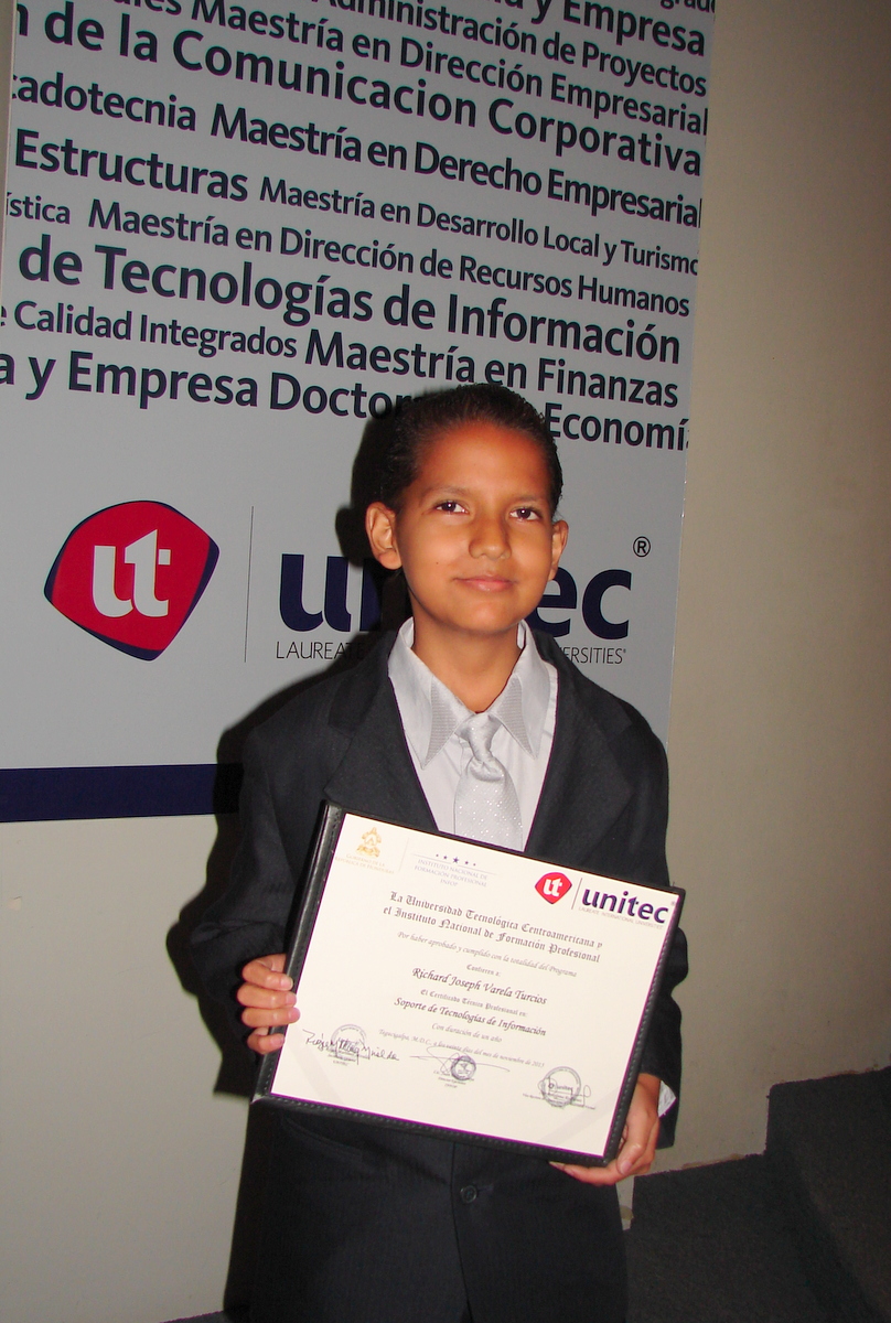 Richard, graduado de Unitec en Infop